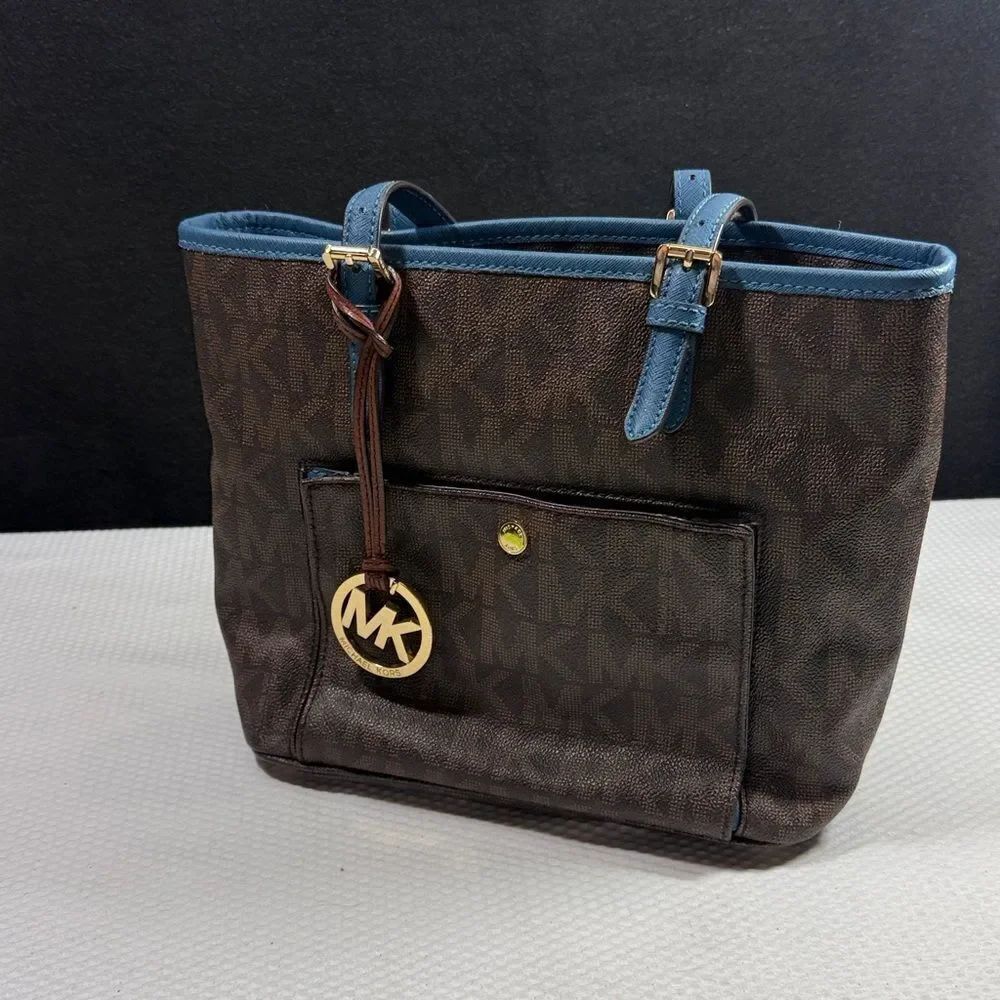 Micheal kors jet set medium snap pocket tote bag